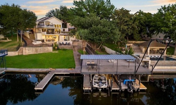 Marble Falls Casa | 6BR Luxury Retreat on Lake LBJ