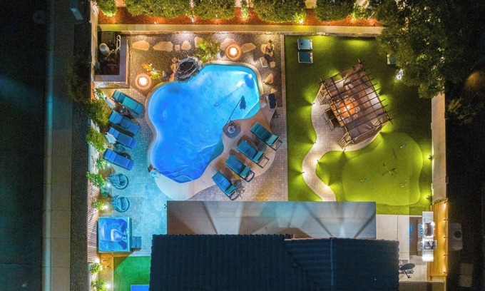 Glendale Casa | 6BR Wonder w/ Heated Pool/ Hot Tub/ Game Room