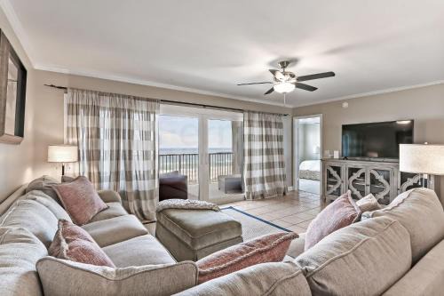 Fernandina Beach Casa | 6th Floor Updated and beautiful Oceanfront condo with balcony fishing pier