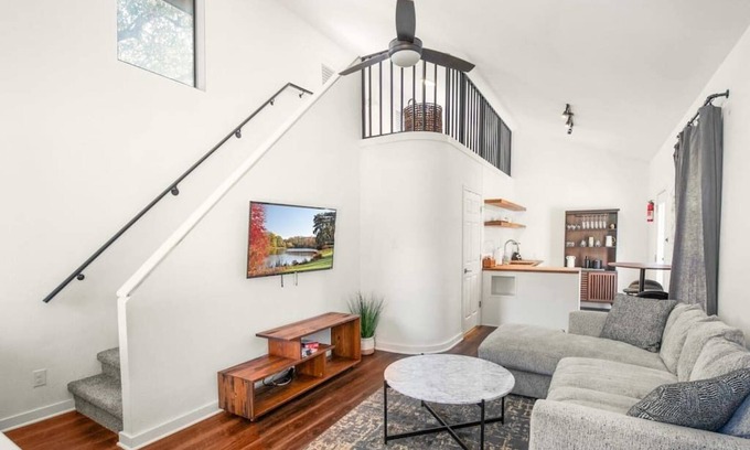 Clarksville Casa | W 6th Street Mansion & Condo-5 minutos a pie del centro