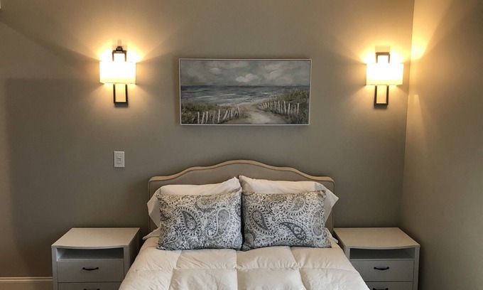 Rochester Apartamento | #7 1BR, private garage, quiet living near city
