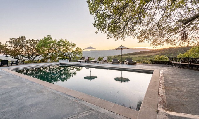 Sonoma Casa | 7 BD - 2 homes - Pool, Spa, Minutes to Plaza