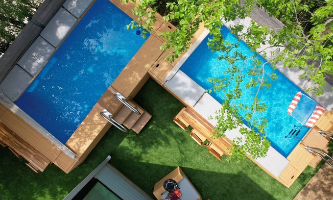 Austin Casa | 7 BDRM Compound DT Austin I Clubhouse I Heated Pool March 2025 I SXSW Top Spots!