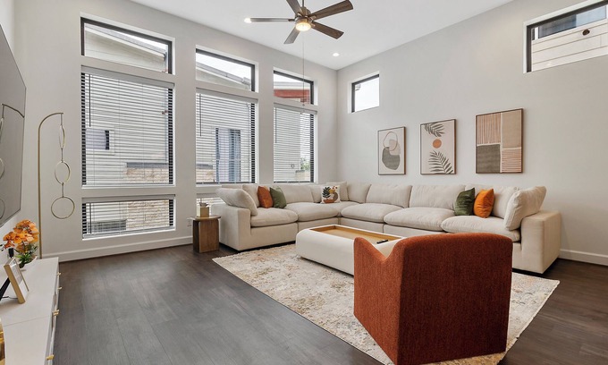 Washington Ave./ Memorial Park Casa | 7 Bedroom 7 Bathroom Luxury Houston Home with Rooftop Downtown Skyline View!