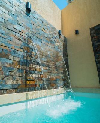 Manga Casa | 7 Bedroom Gorgeous Vacation Villa - Close to Walled City