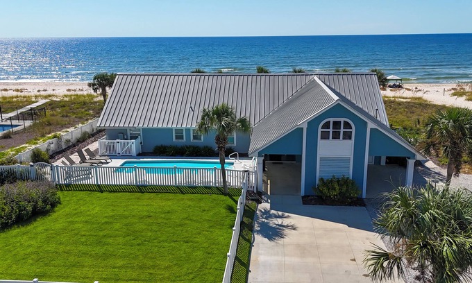 St. George Island Casa | 7 Bedroom - Gulf Front W/ Private Pool - 4 Kings, 9 Twins, 1 pull out