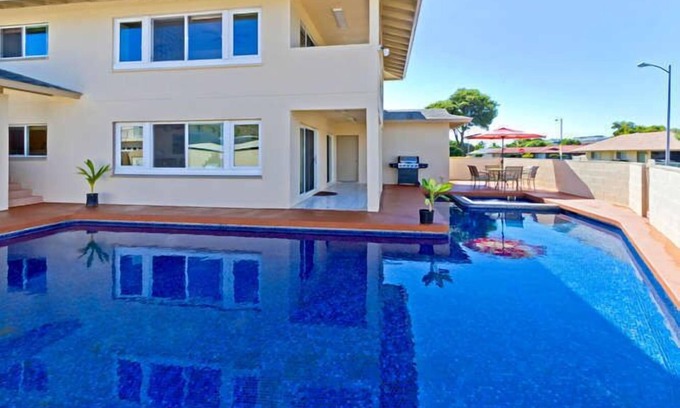 Portlock Casa | PISCINA ESPECTACULAR HOGAR DE 7 DORMITORIOS CAMINATA POR TODAS PARTES ALREDEDOR DE HAWAII KAI.