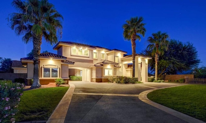 Spring Valley Villa | 7 bedrooms - Vb court - Tennis court