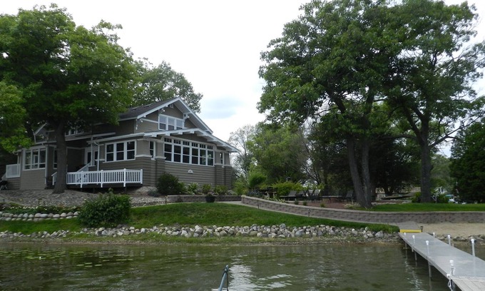 Powers Lake Casa | 7 BR Retreat Lake Estate - 3 habitaciones familiares enormes * Capacidad para 22 personas en camas *