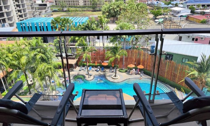 Kata Apartamento | 7 Floor - Pool view Studio room at TBHR near Kata beach