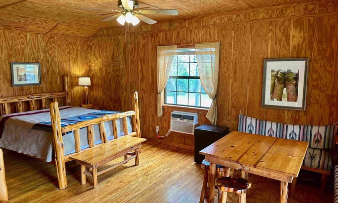 Bandera Cabina | 7 Hackberry, at CRC Ranch Retreat