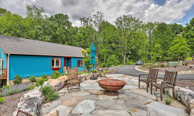 Skyland Apartamento | 7 Mi to Dtwn Asheville: Apartment w/ Patio