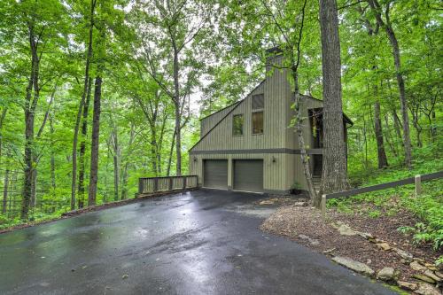 Asheville Casa | 7 Mi to Dtwn Asheville Carriage House with Deck
