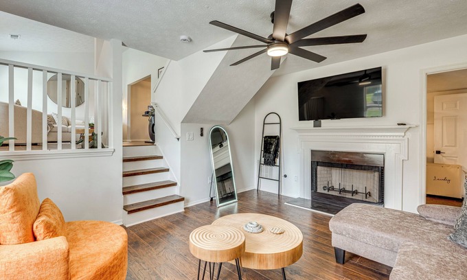 Atlanta Casa | 7 Mi to Dtwn ATL: Upscale Family Home w/Balcony