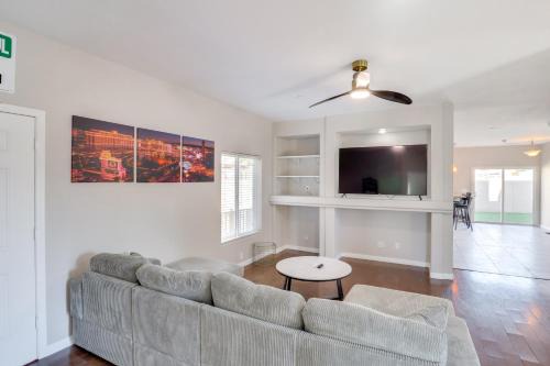 Orchards Casa | 7 Mi to Fremont Street Spacious Vegas Home!
