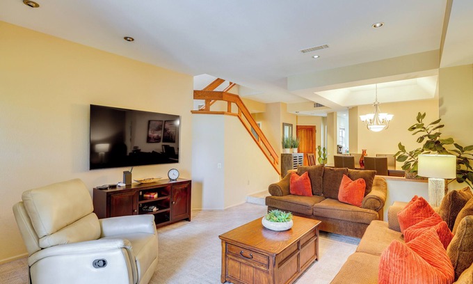 Scottsdale Ranch Condominio | 7 Mi to TPC Scottsdale: Condo w/ Water Views!