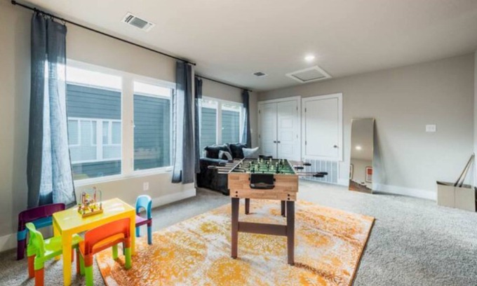 Terrell Heights Casa | 7 min to Riverwalk-3 Full Baths-Game Room