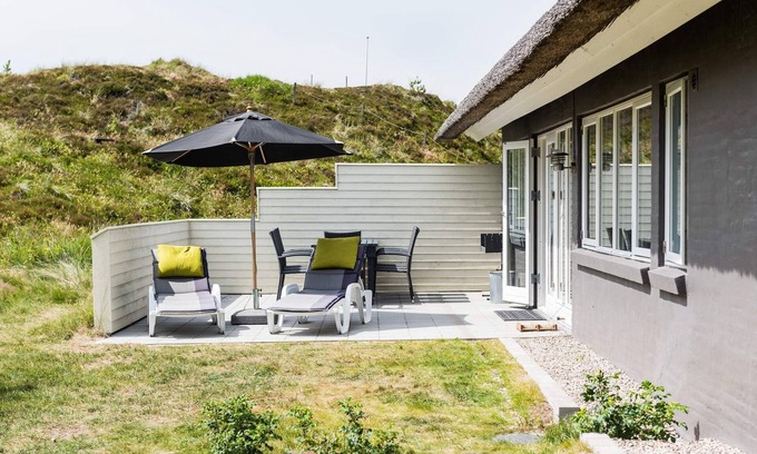 Henne Strand Casa | 7 person holiday home in Henne