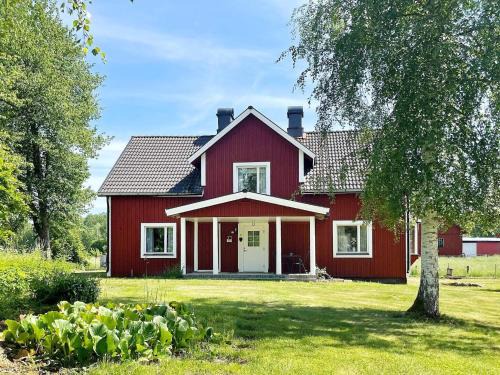 Hogsby Casa | 7 person holiday home in HÖGSBY