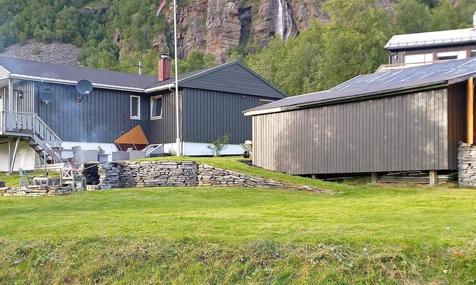 Utskarpen Casa | 7 person holiday home in Melfjordbotn