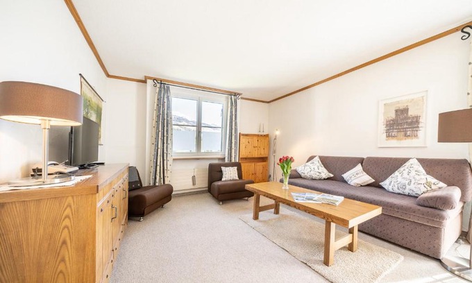 Vulpera Apartamento | 7004 Gemuetlich eingerichtete Wohnung mit wunderschoen bewachsener Terrasse