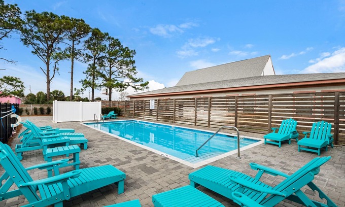 El Centro Beach Casa | 🏖️700yds to Beach-Pool-Grill-Gas Firepit-Beach Life🏖️