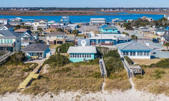 Topsail Beach Casa | 703 POR EL MAR: 2 BR / 1 BA frente al mar en la playa de Topsail, capacidad para 4