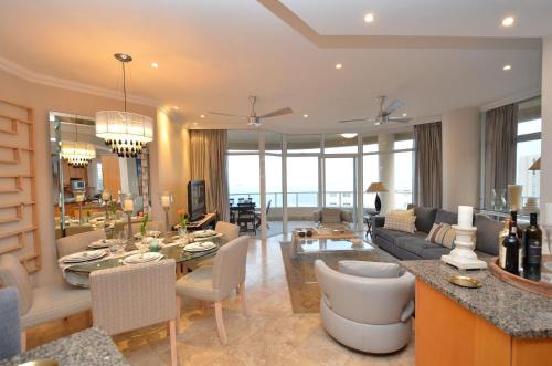 Umhlanga Apartamento | 703 Oyster Schelles - by Stay in Umhlanga