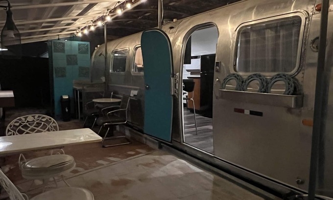 Booker T. Washington Casa | 70’s Air Stream Trailer