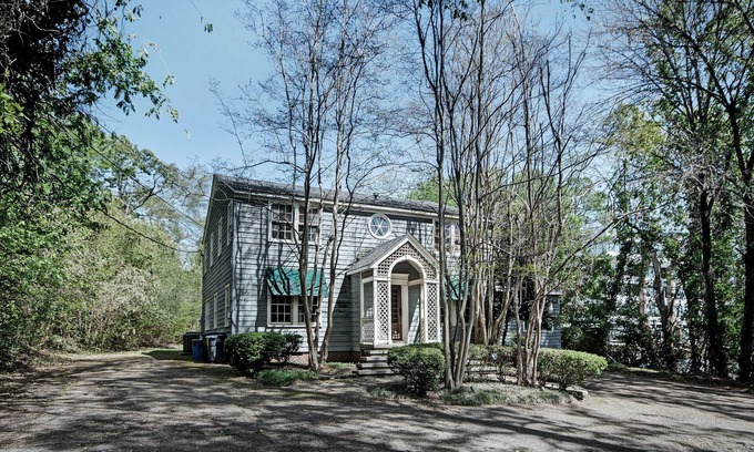 Jackson Casa | 7BR City Retreat Smart TVs, BBQ & Near Belhaven