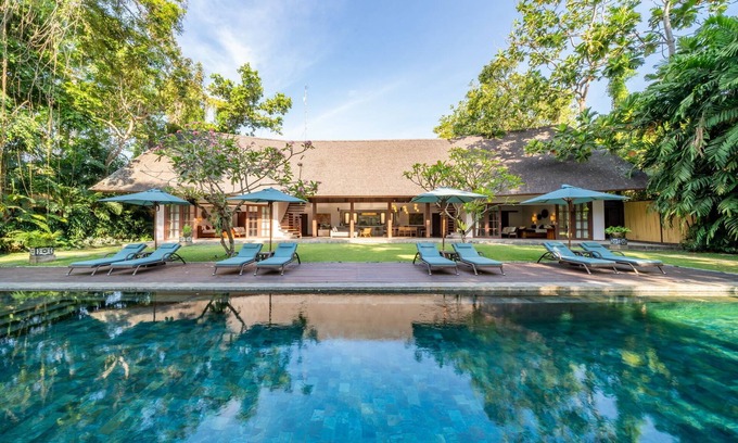 Padonan Villa | Villa tropical de 7 dormitorios en Canggu;