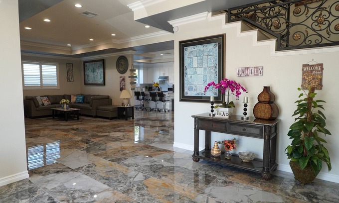 Midway City Casa | 7BRLuxury Home Near Disney & Knott's for 30 people