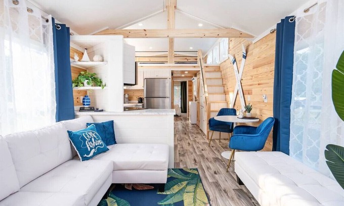 Guntersville Cabaña | Tiny House Cabin w/Private Firepit + Boat Parking Mins to Boat Ramps
