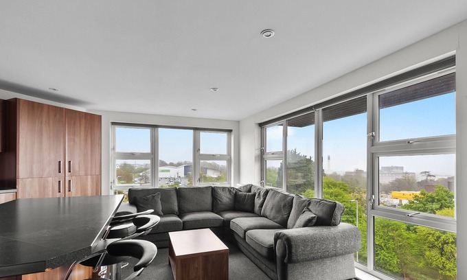 Plymouth Apartamento | 8 Bed Apartment @ Derriford Stays by Pureserviced