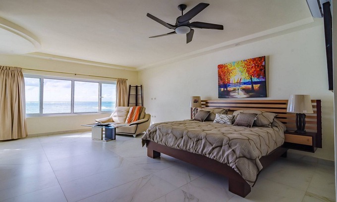 Cabarete Villa | 8-bedroom, 8-bathroom luxury beachfront villa in central Cabarete