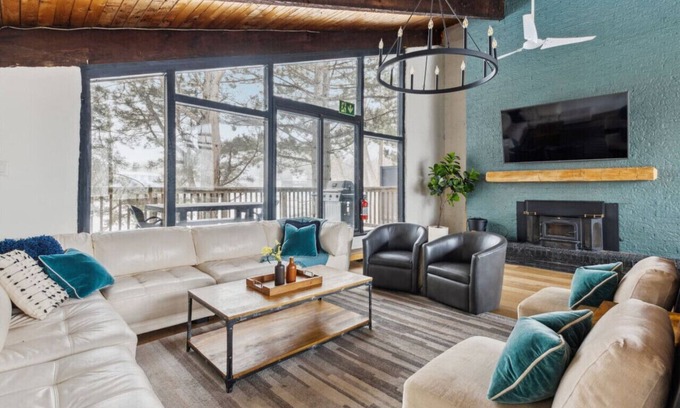 The Blue Mountains Chalet De Esquí | 8 Bedroom Blue Mountain Chalet with Ping-Pong - 218 Arlberg