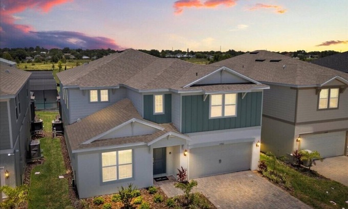Four Corners Casa | 8 Bedrooms / 6 Bathrooms / Windsor Cay (15960SC)