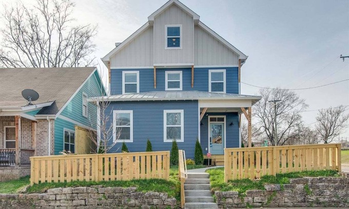 Hope Gardens Casa | 8 bedrooms! Great location! Brand new! Sleeps 24!