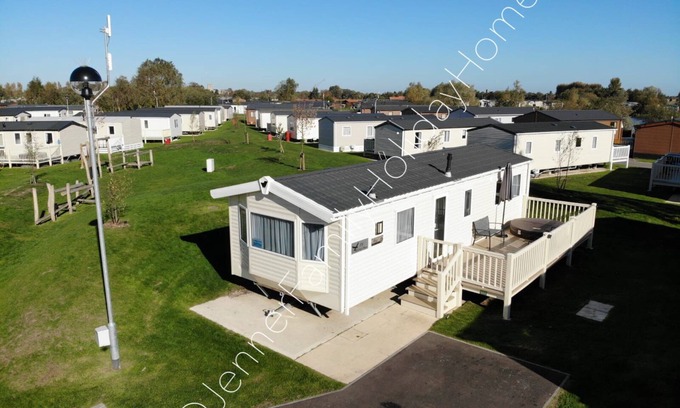 Tattershall Casa | Caravana de 8 literas con jacuzzi privado