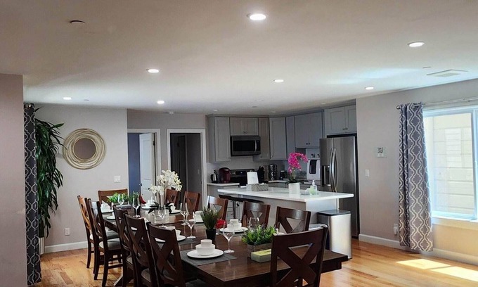Daly City Casa | 8-BR, 8-Bath Home: Your Perfect Staycation near SF