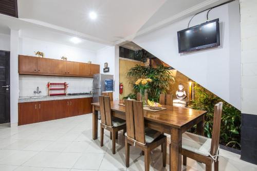 North Legian Villa | 8-BR Private Pool Legian Villa 5-min Walk to Beach and Shops