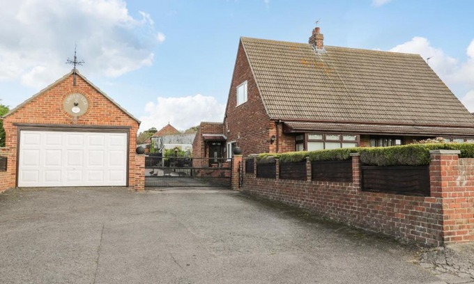 Hinderwell Casa | 8 Coronation Avenue