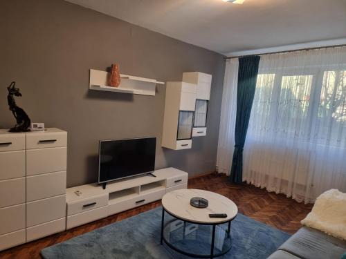 Tirgu Jiu Apartamento | 8 MAI Residence