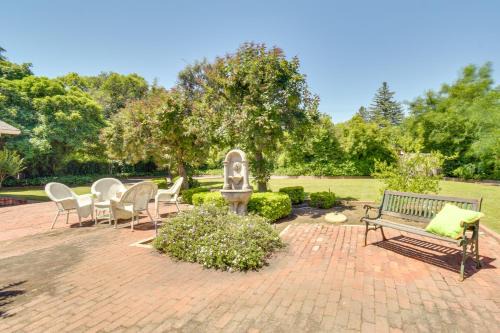 Roosevelt Casa | 8 Mi to Dtwn Spacious Home with Fire Pit in Fresno!