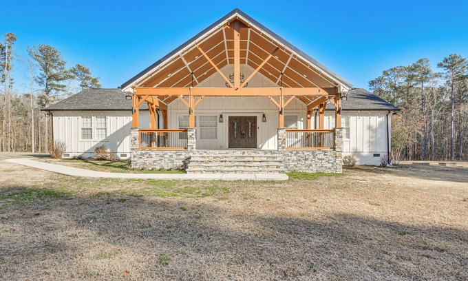 New Hill Casa | 8 Mi to Jordan Lake: Spacious New Hill Home