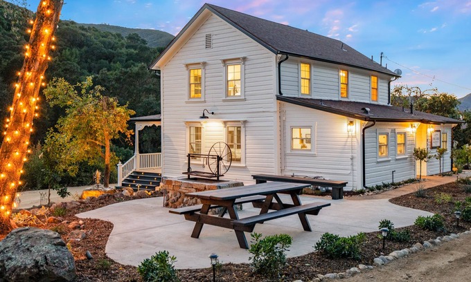 San Luis Obispo Casa | 8 Mile House Deluxe-Experience California Tranquility at this Historical Home