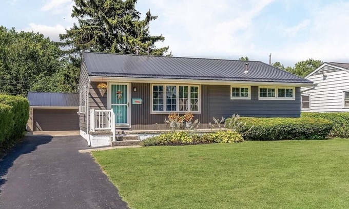 Columbus Casa | 8 min from CMH, and 10 minutes from Downtown