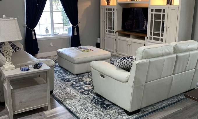 Clovis Casa | 8 min. to Oldtown Clovis CA Nice No Smoking home, HotTub and park across the str