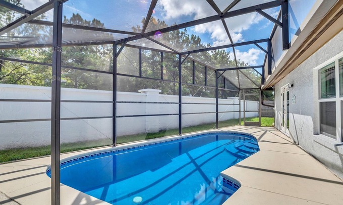Indian Wells Casa | 8 minutes from disney parks! Beautiful home with pool heated!