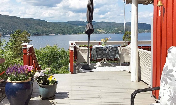 Hurum Casa | 8 person holiday home in Klokkarstua